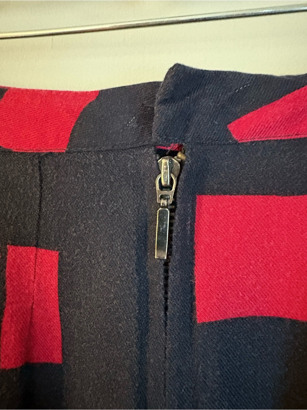 Vintage Gap Navy Red Geometric Block Print Pleated Mini Skirt Size 10 Regular - Picture 3 of 8
